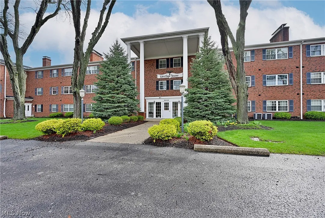 2885 Pease Dr APT 127 photo 1