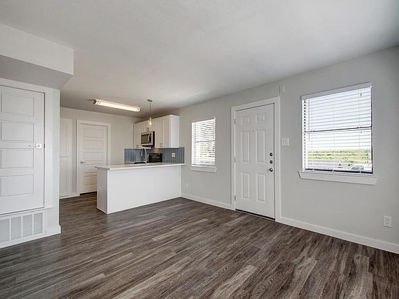 5th image of 6204 Hyside Dr