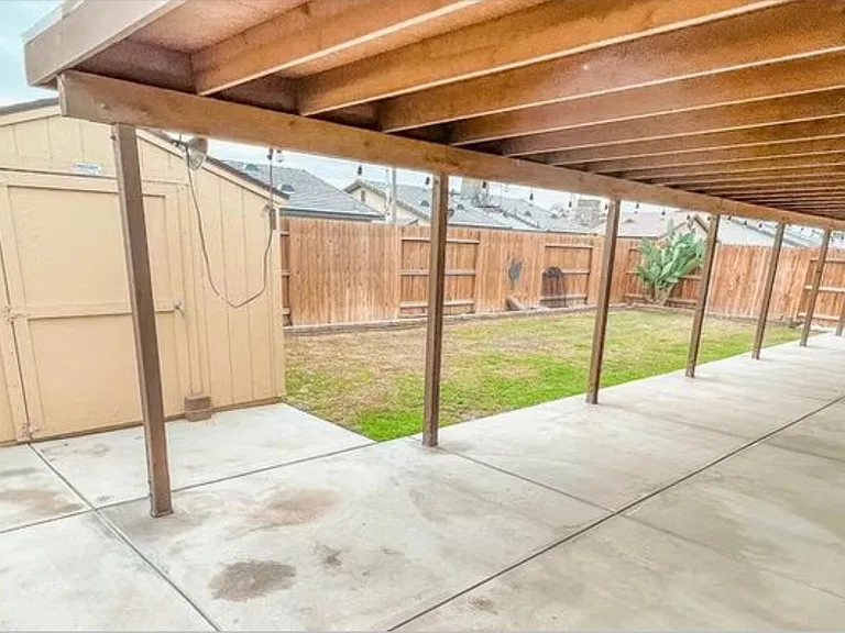 713 Salazar Ave — Photo 13