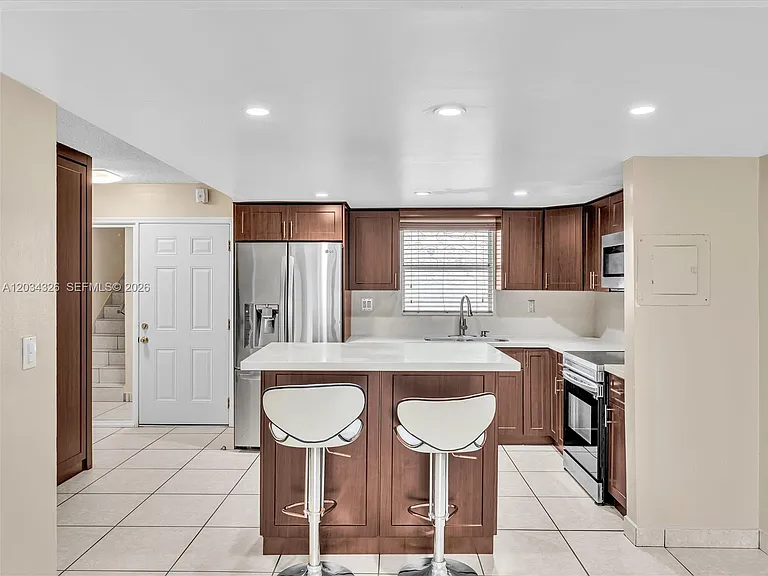 210 NW 87th Ave #L206 — Photo 11