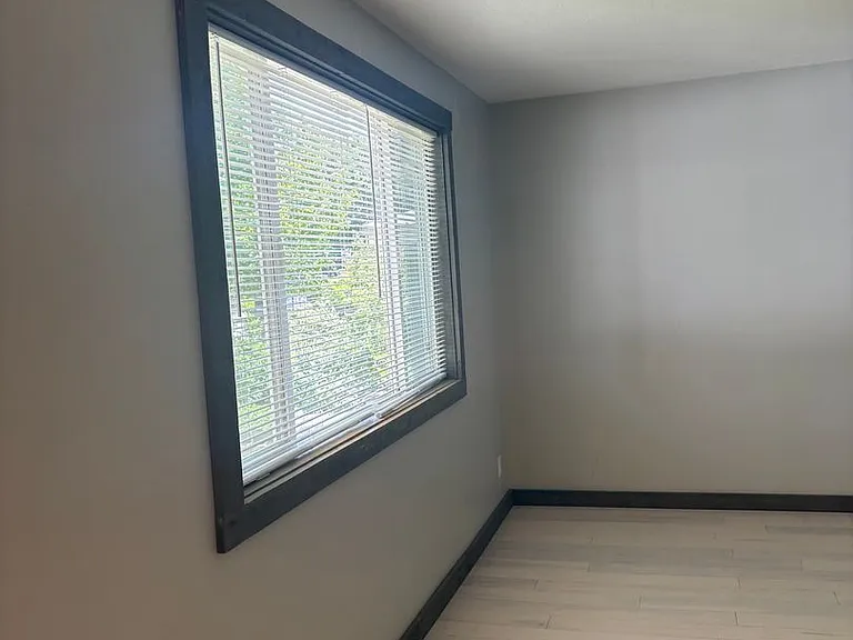 2109 S Illinois Ave — Photo 5