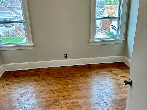 5th image of 2400 Taylor Ave #2