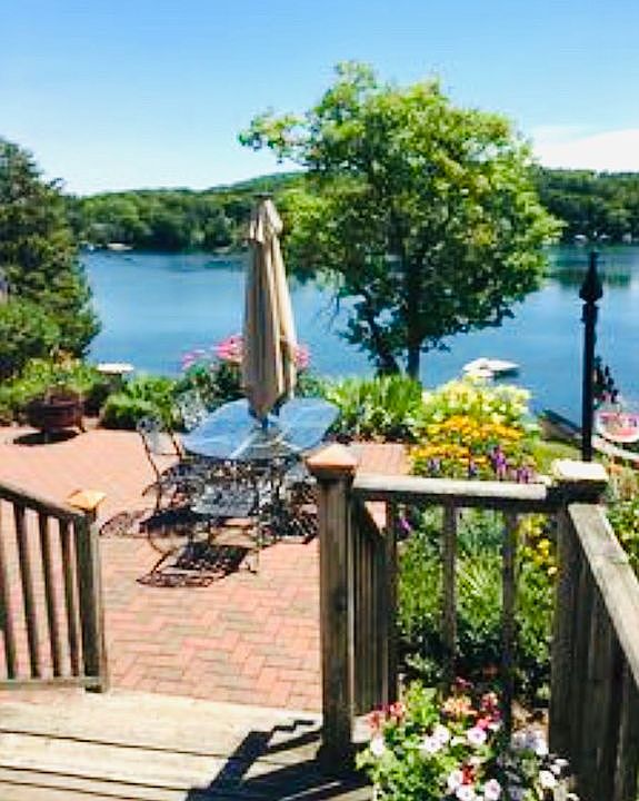  Beautiful Moose Lake!