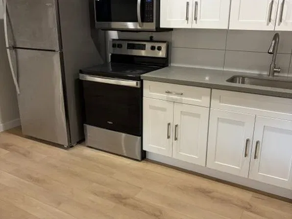 448 Grantham Ave #Basement, Saint Catharines, ON L2M 3J3