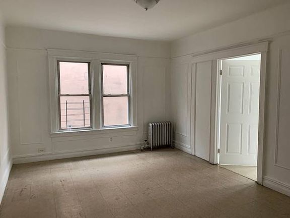 3rd image of 1111 Olmstead Ave #2FAMILY
