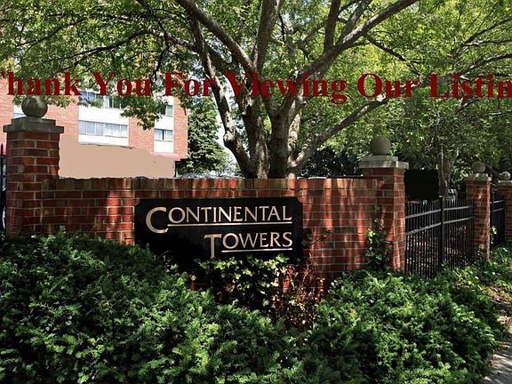 Convenient Entrance off Nicholasville Rd