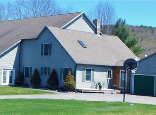 265 Gardiner Rd, Wales, ME 04280