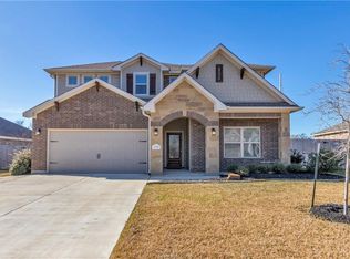 2926 Archer Dr, Bryan, TX 77808