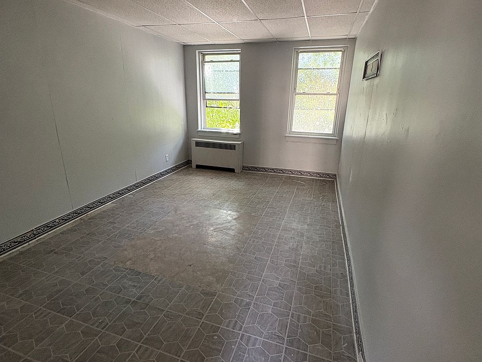1st image of 25 E 4th St Unit 2