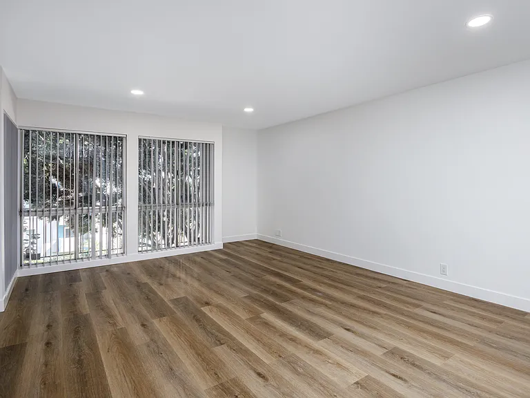 Euclid Place Apartments — Photo 17