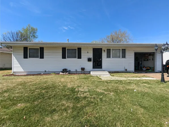 724 Shepley Dr, Saint Louis, MO 63137