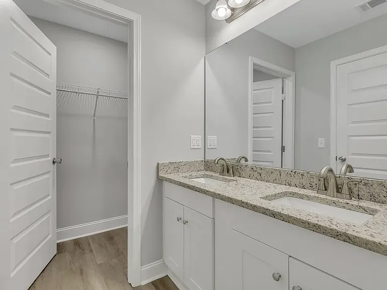 245 Abigail Cir — Photo 7
