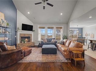 908 E Fallon St, Siloam Springs, AR 72761