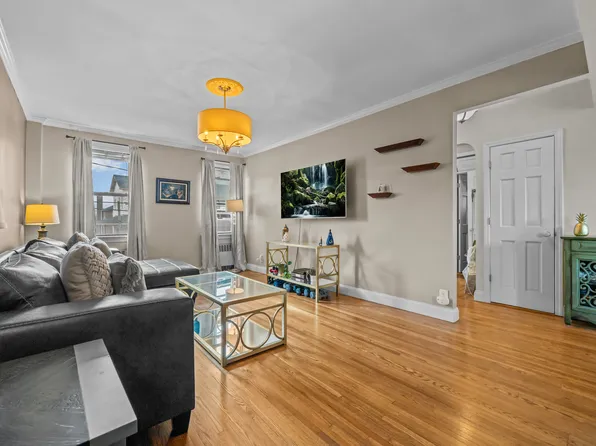 128-19 Newport Avenue image 6 of 13