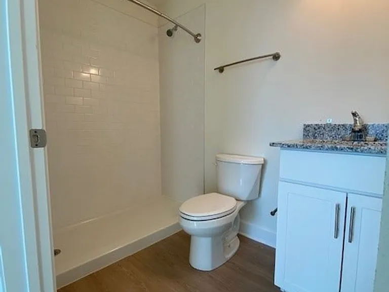 San Carlos Apartments — Photo 21