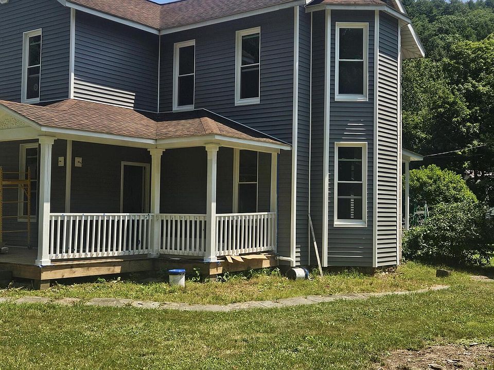 2nd image of 158 Center St