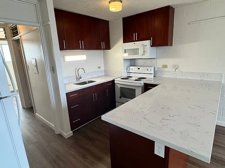 1419 Ernest St — Photo 4