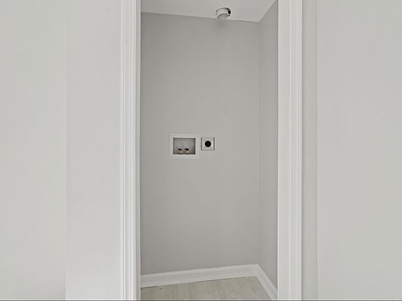 5th image of 173-175 Lembeck Ave #2A