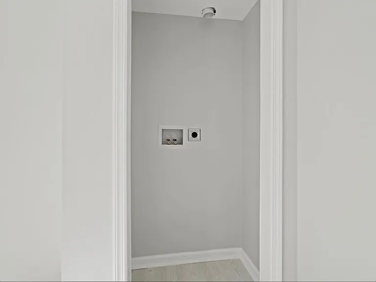 173-175 Lembeck Ave #2A — Photo 5
