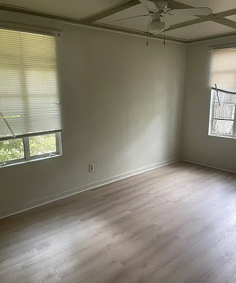203 E Moore St — Photo 3