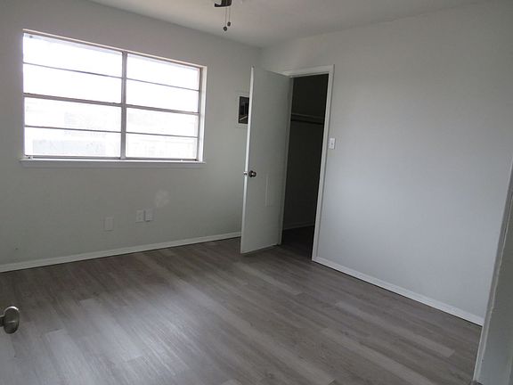 4th image of 4806 NW Motif Manor Blvd APT A