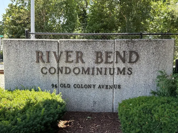 96 Old Colony Ave #355, Taunton, MA 02780