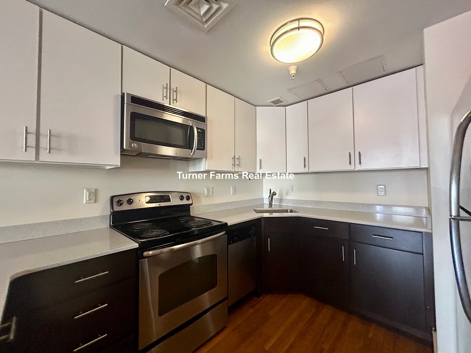 2 bed, 8888 sqft, $3,900 — Photo 2