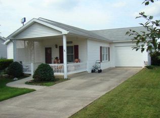 805 Canal Dr, Pine Grove, PA 17963