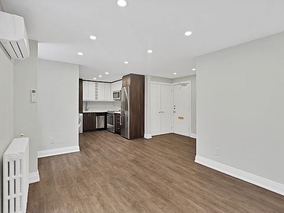 5th image of 699 Eglinton Ave W #103