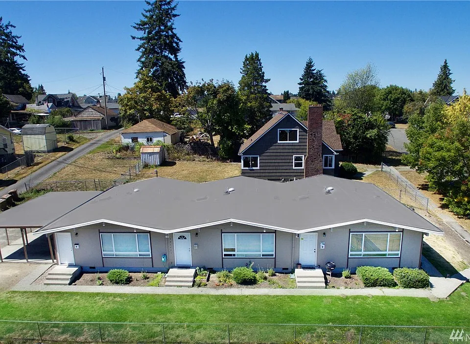 New upgraded roof installed Sept 2018.  Receipt attached to additional documents, Ask your realtor for a copy. Each unit on a separate electrical panel, Tenants pay their electric bill, Landlord pays water, sewer, garbage.