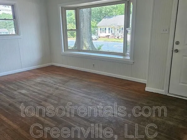 213 Dr Martin Luther King Blvd, Gaffney, SC 29340