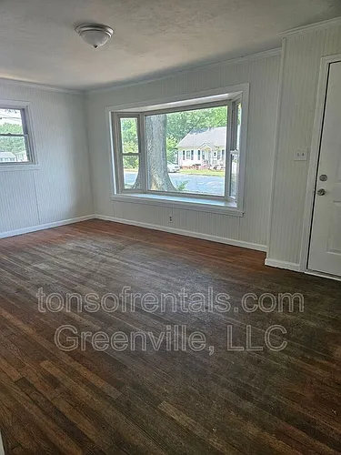 213 Dr Martin Luther King Blvd Photo 1