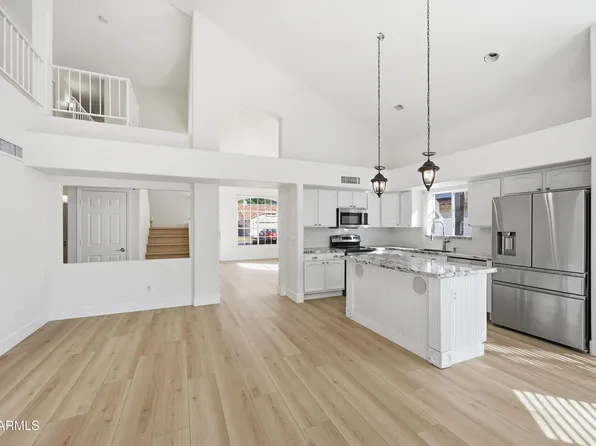 2560 N LINDSAY Road #29, Mesa, AZ 85213