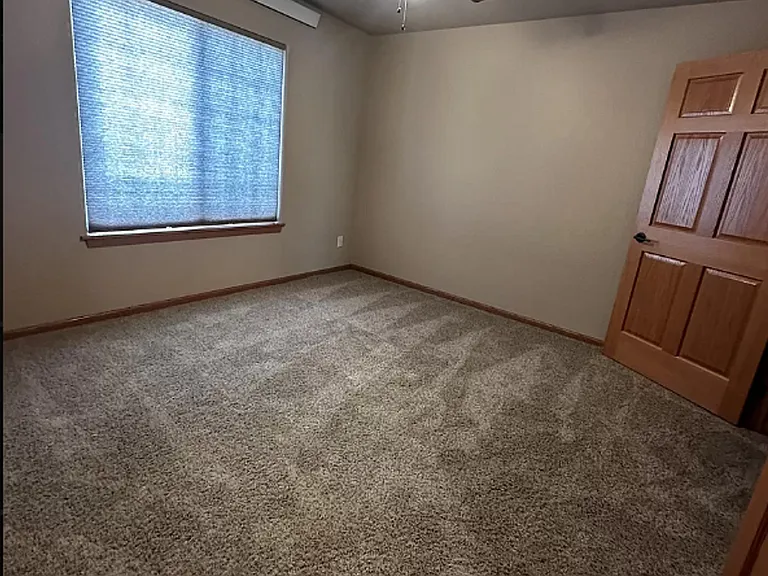 405 Sapphire Ln — Photo 10