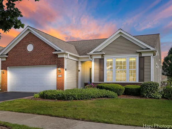 2942 Ravinia Cir, Mundelein, IL 60060