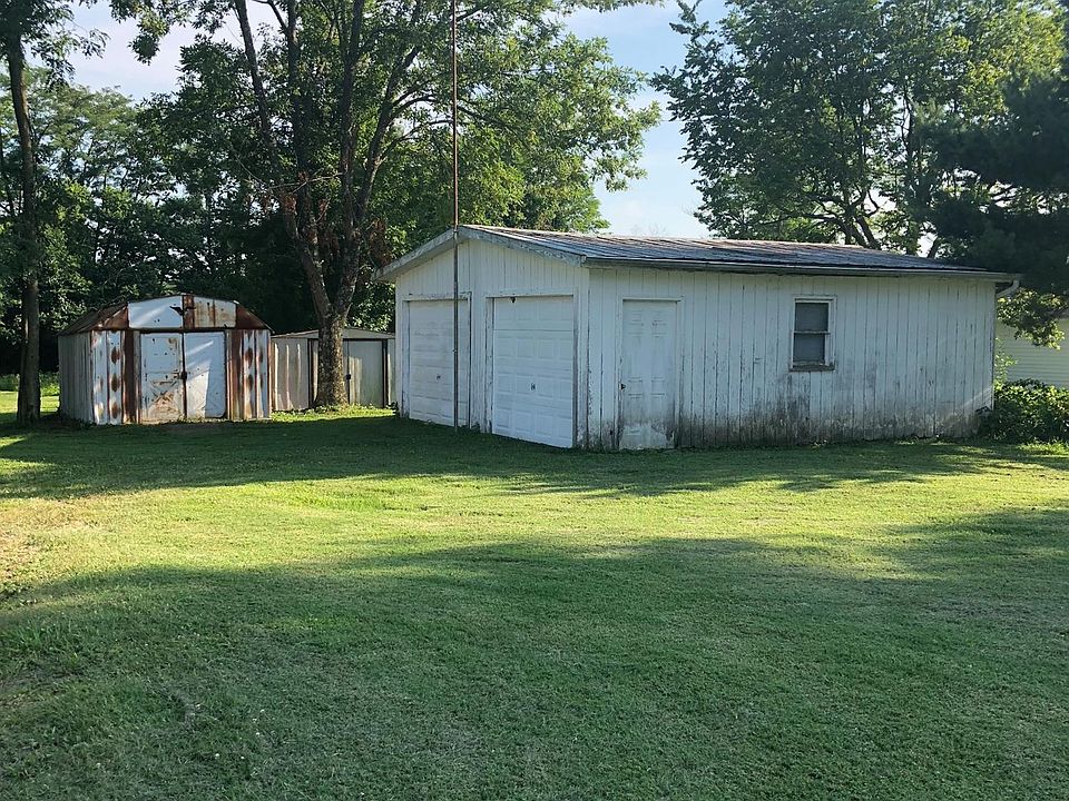 2nd image of 1113 Alton Station Rd