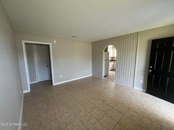 5th image of 2212 Shadowwood Cir
