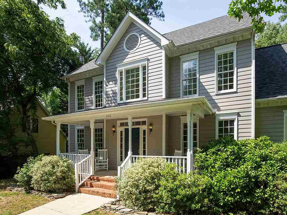 1st image of 300 Orchard Ln