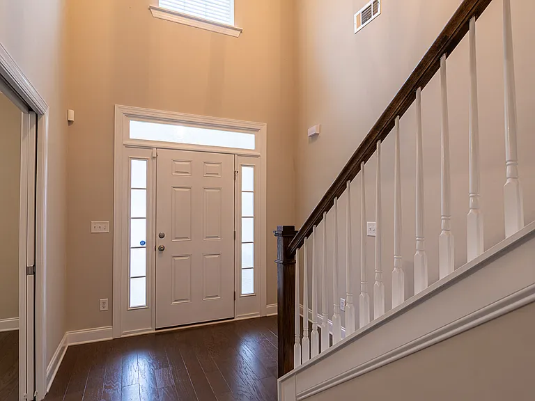 453 Arrowwood Dr — Photo 3