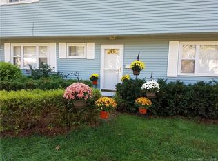 17 Lyman Rd, West Hartford, CT 06117