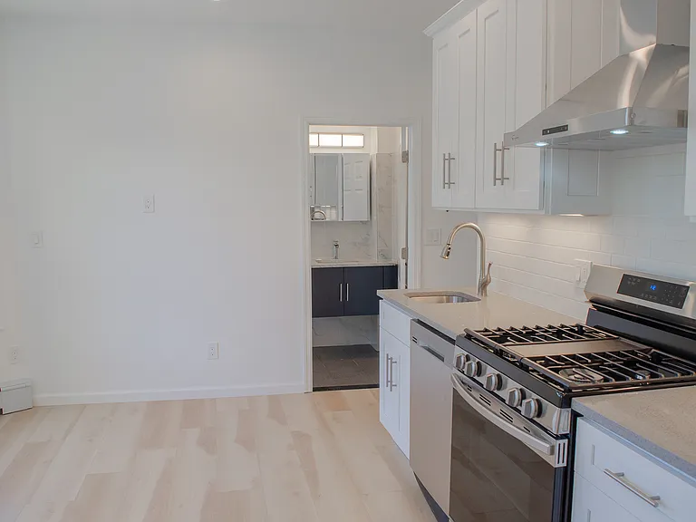 144 Saint James St #2B — Photo 10