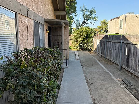 3rd image of 2201 Pinon Springs Cir