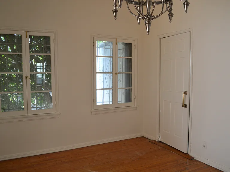 936 S Sherbourne Dr — Photo 18
