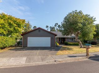 2040 23rd St, Florence, OR 97439