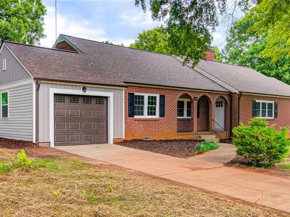 135 Court St, Rural Hall, NC 27045