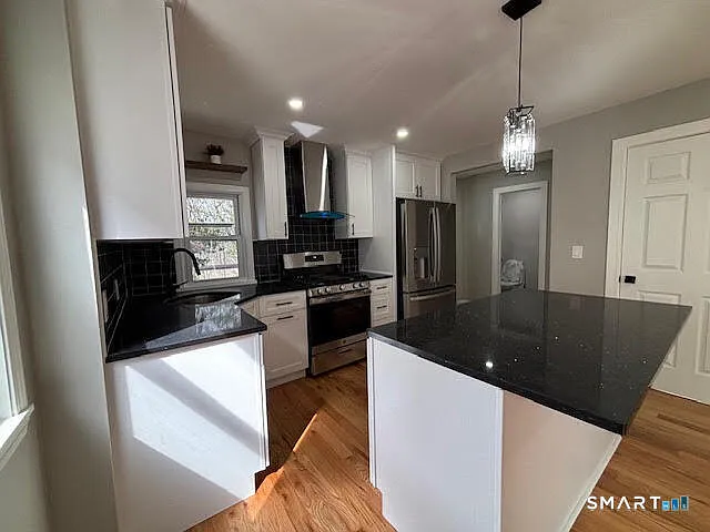 147 View St — Photo 2