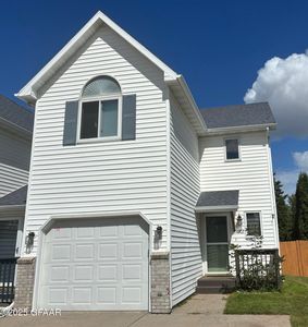 1702 28th Ave S, Grand Forks, ND, 58201