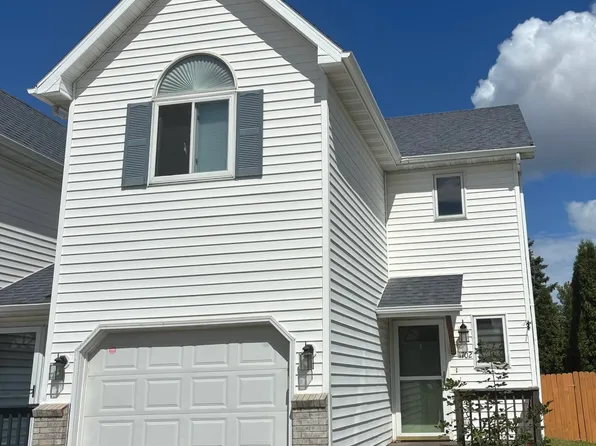 1702 28th Ave S, Grand Forks, ND 58201