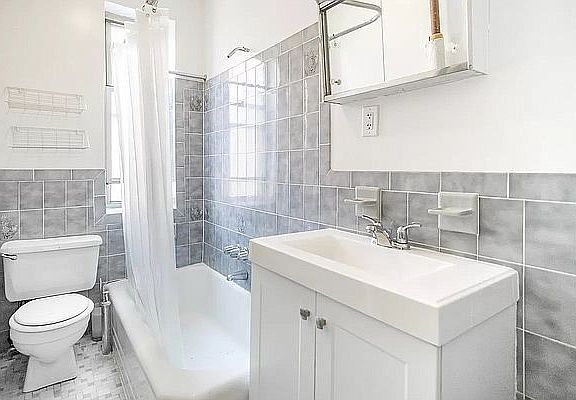 5th image of 328 W 96th St APT 5A