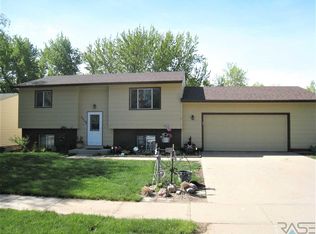 5305 W 24th St, Sioux Falls, SD 57106